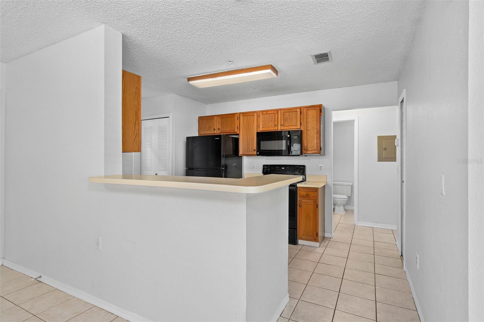 Listing photo 3 for 1141 Exceller Ct #107