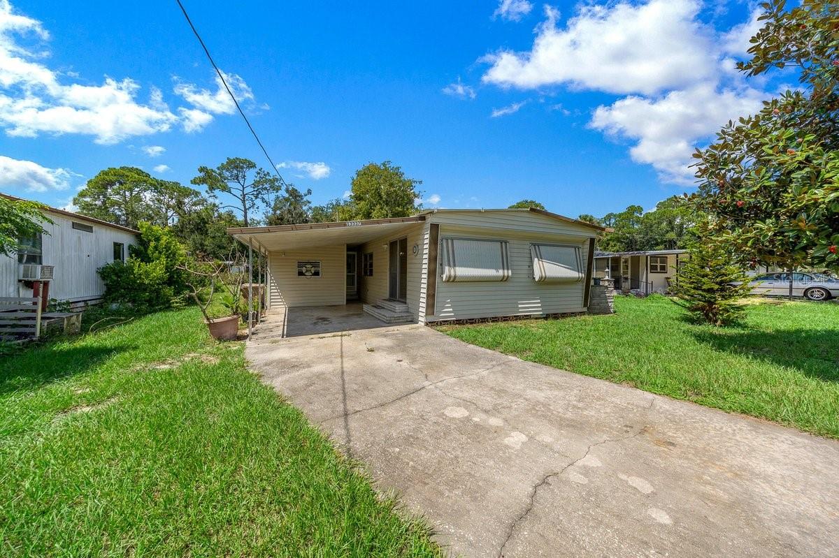 Listing photo 3 for 13337 Woodland Dr
