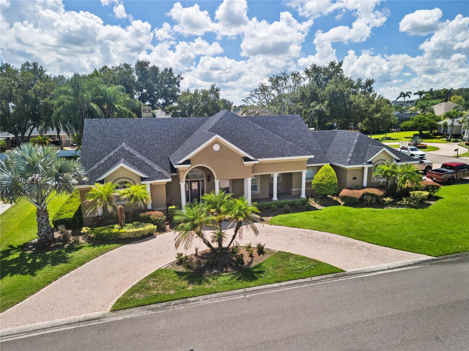 Listing photo 1 for 9513 Waterford Oaks Blvd