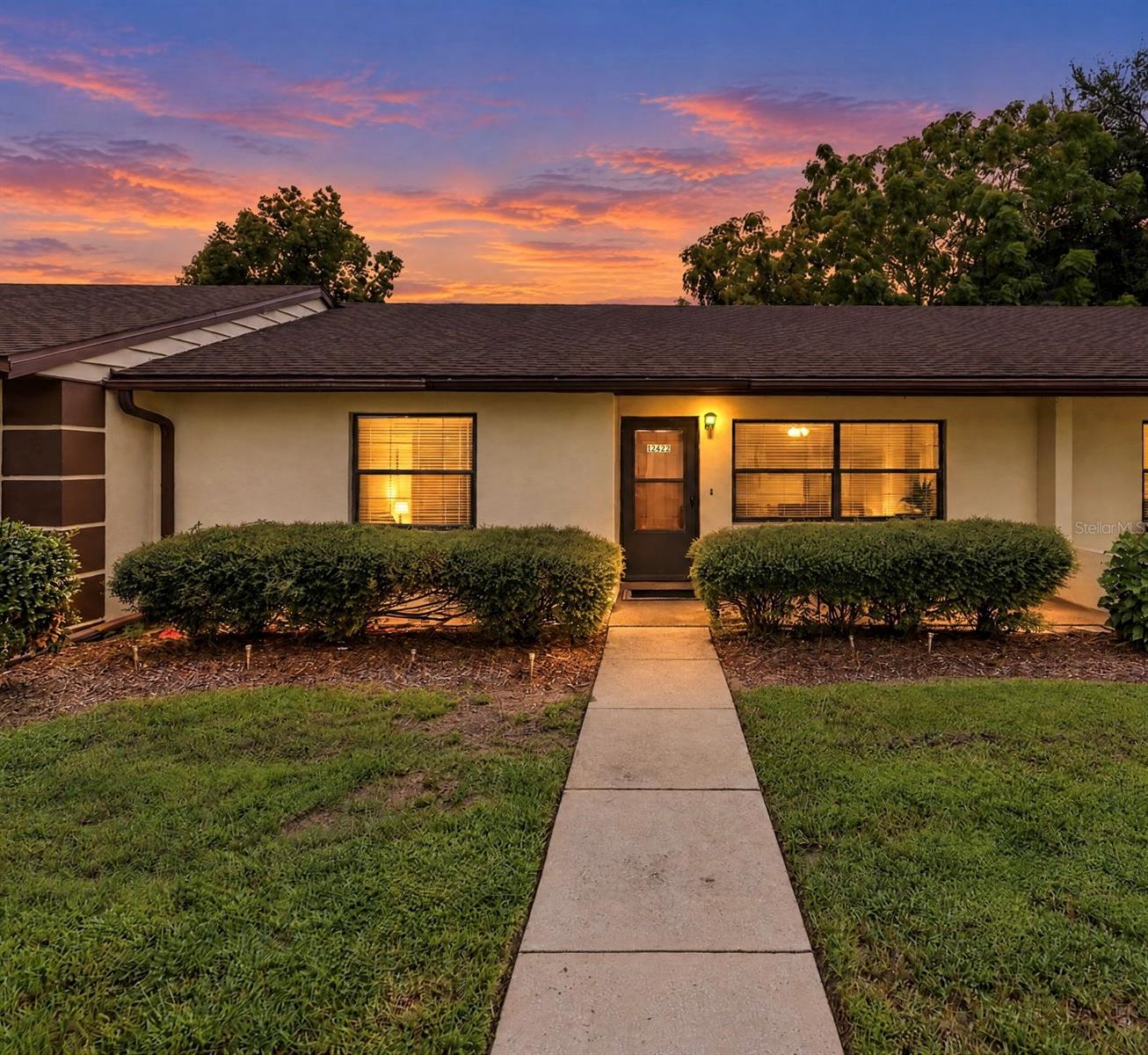 Listing photo 1 for 12422 Clubhouse Ct