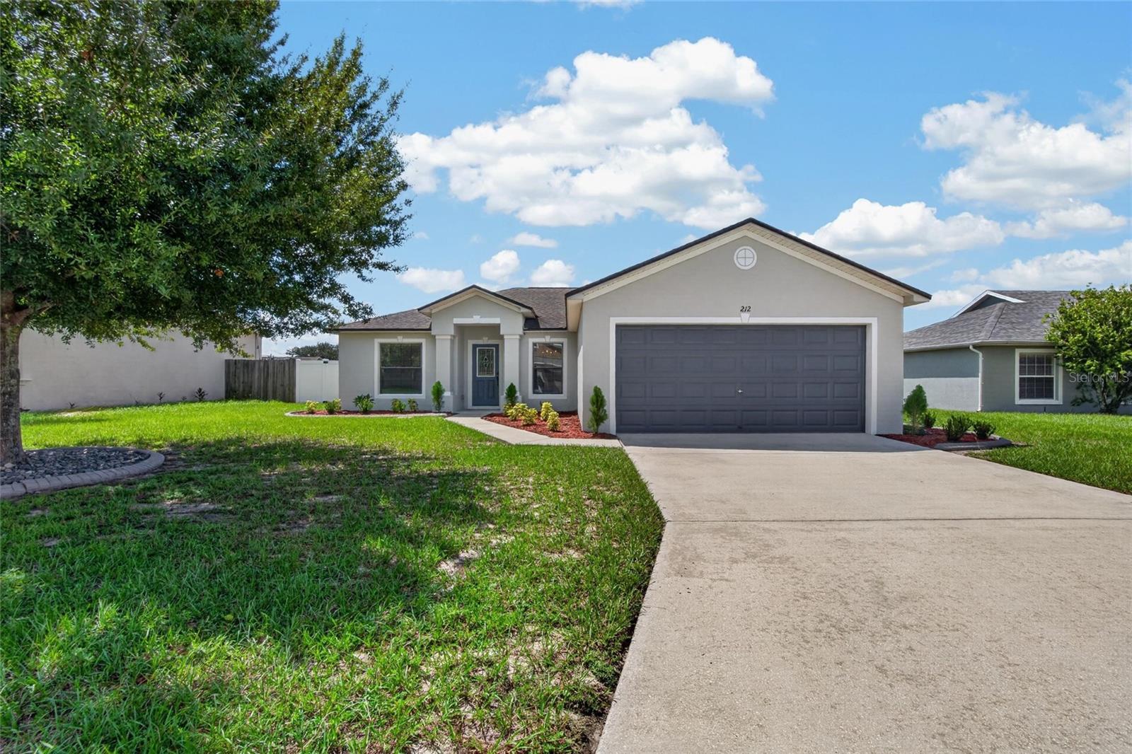 Listing photo 3 for 212 Majestic Gardens Ln