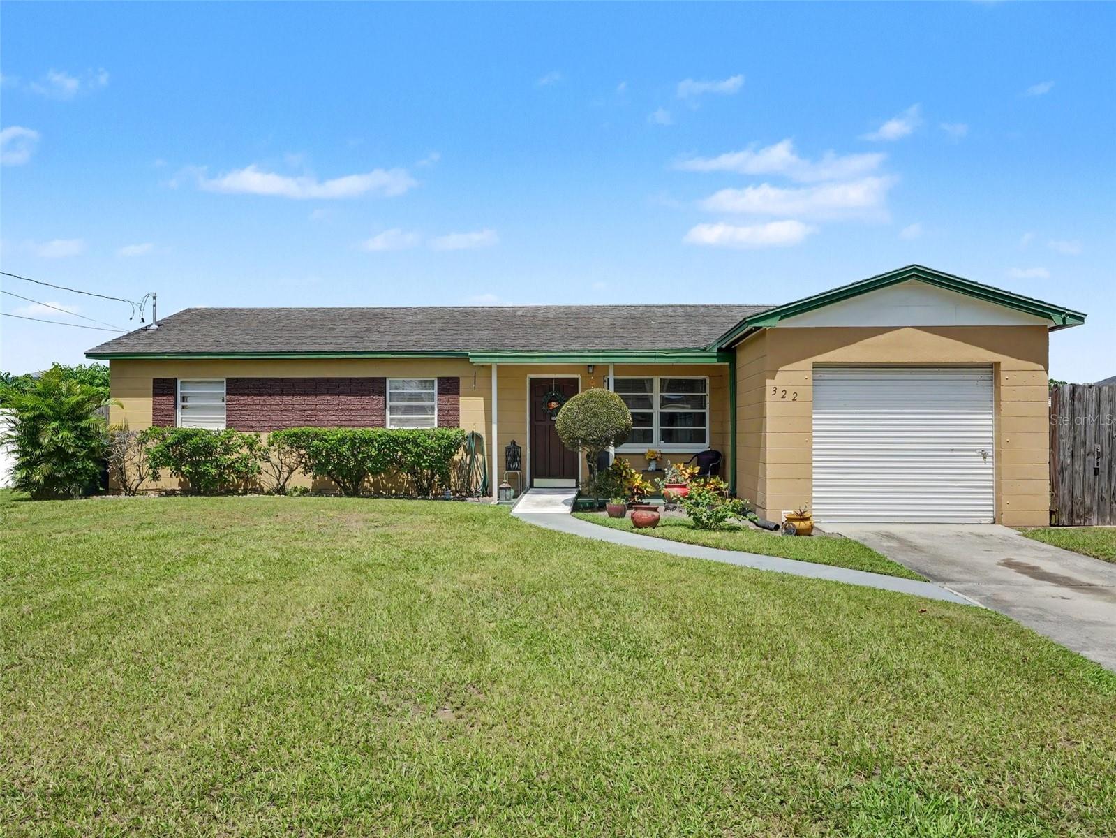 Listing photo 1 for 322 Ne 9th St