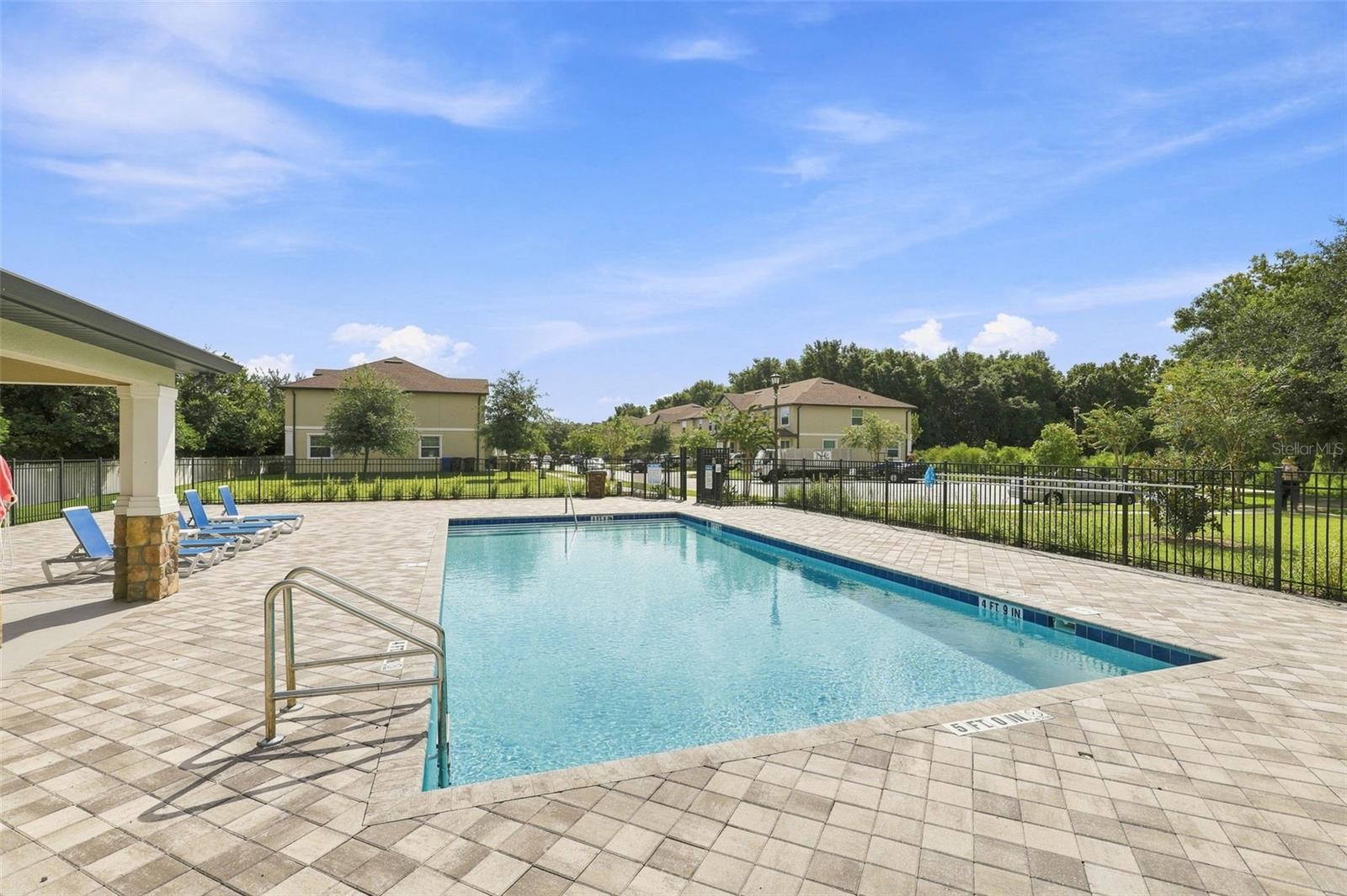 Photo 33
