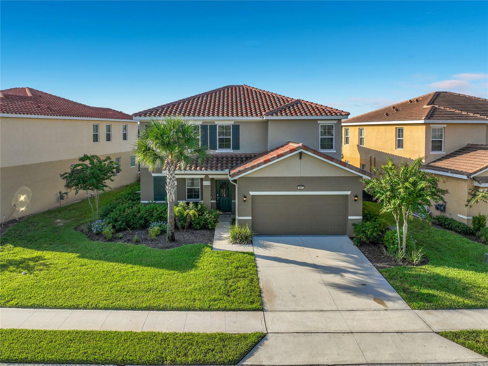 Listing photo 1 for 7647 Oakmoss Loop