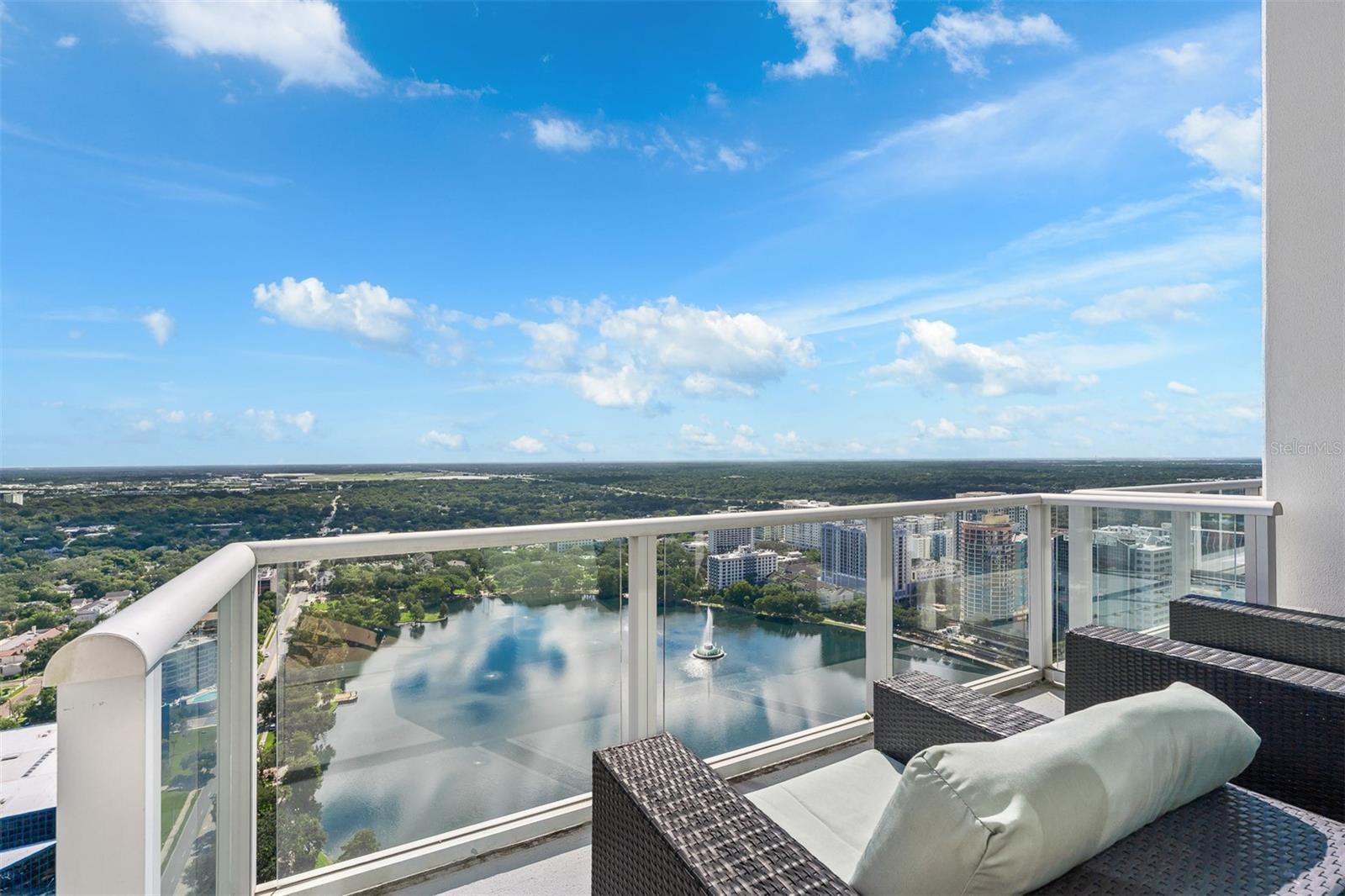 Listing photo 3 for 150 E Robinson St #3503