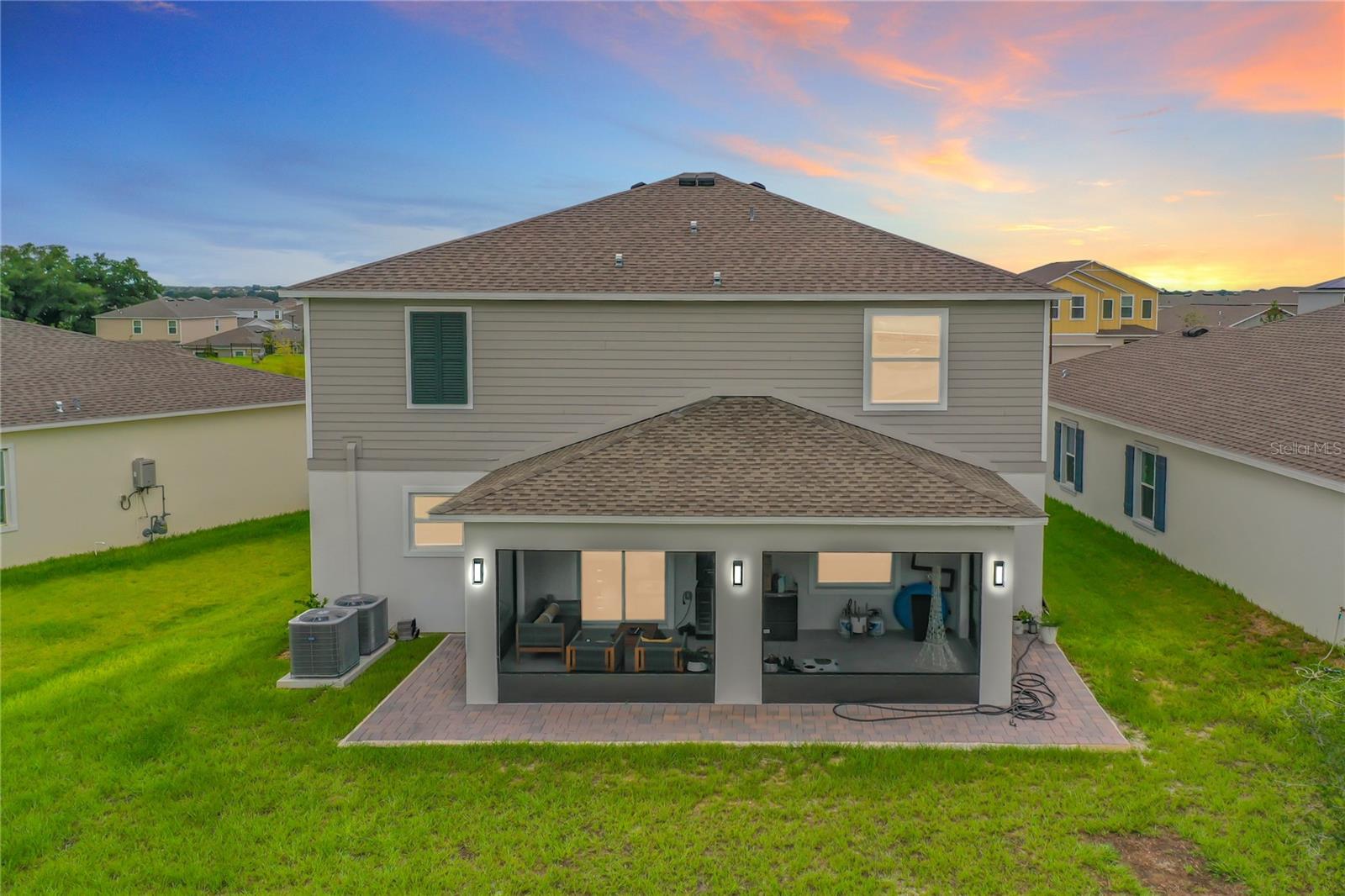 Listing photo 3 for 7542 Headwaters Ct