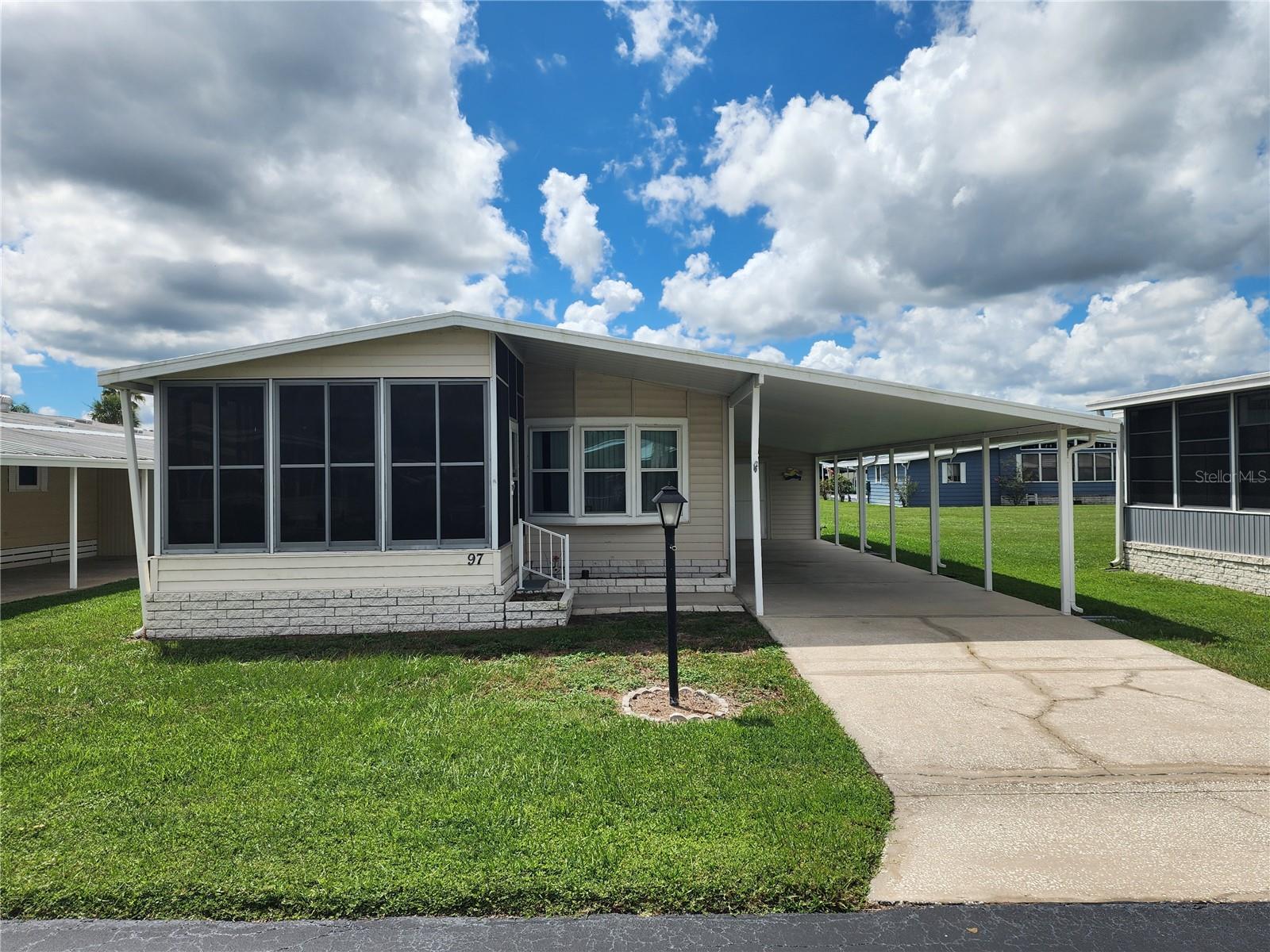Listing photo 1 for 97 Parson Dr