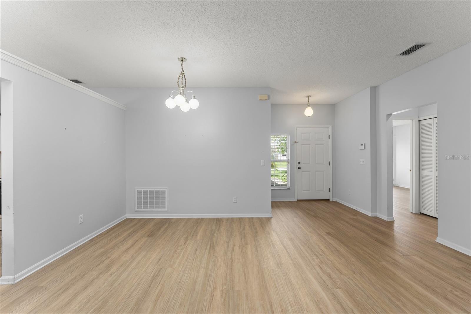 Listing photo 3 for 1280 Tyler Lake Cir