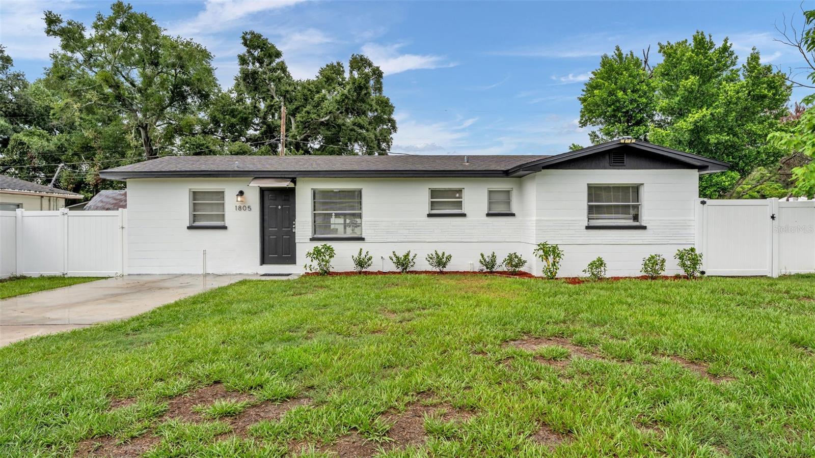 Listing photo 1 for 1805 Elk Dr
