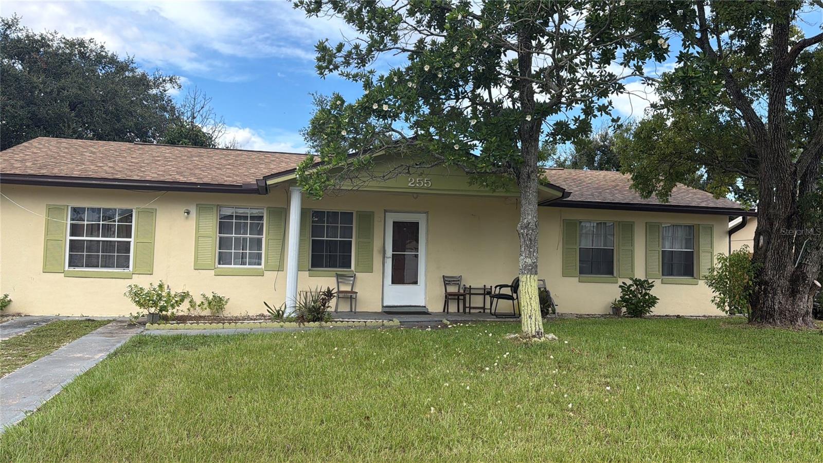 Listing photo 1 for 255 Gardenia Rd
