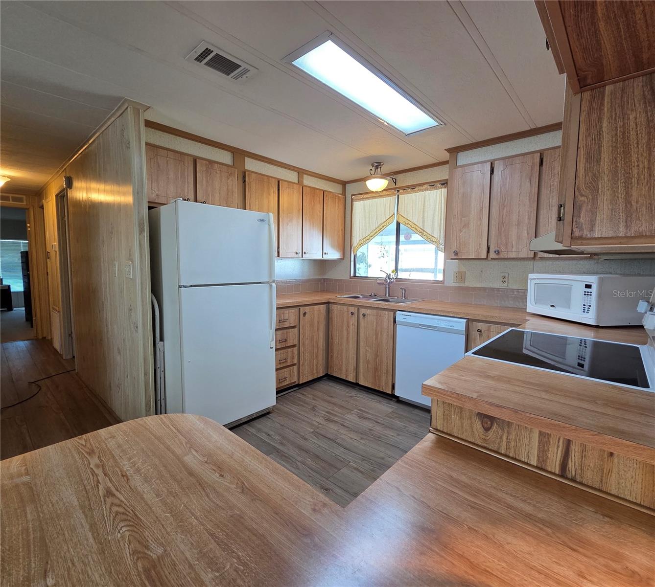 Listing photo 3 for 2430 Fairbluff Rd #1556