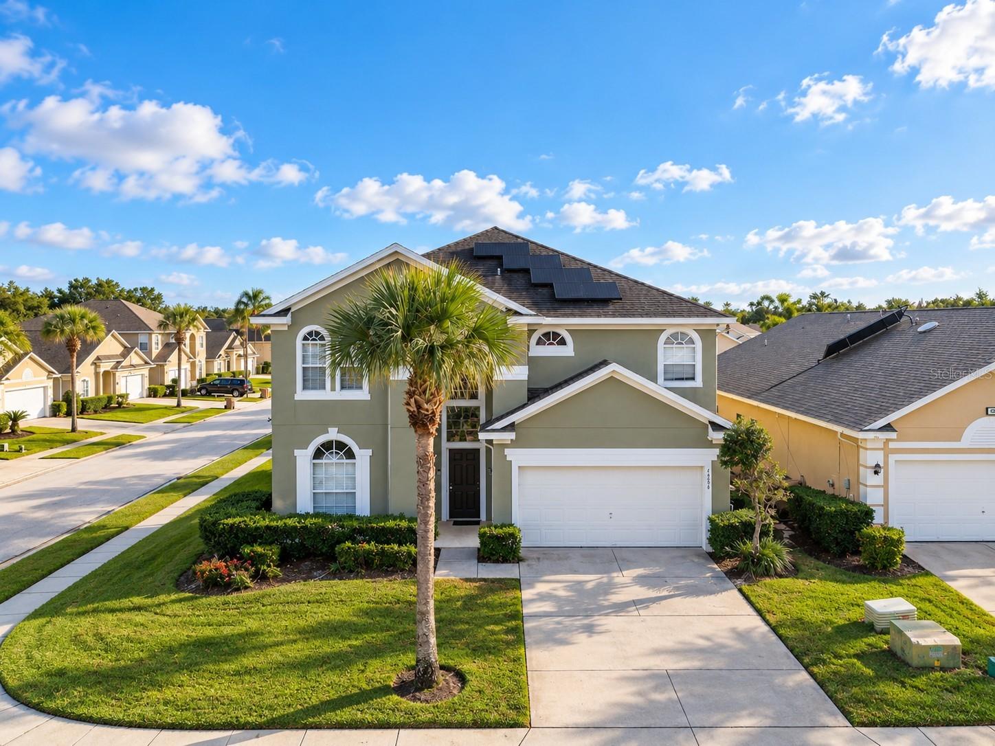 Listing photo 1 for 16656 Palm Spring Dr