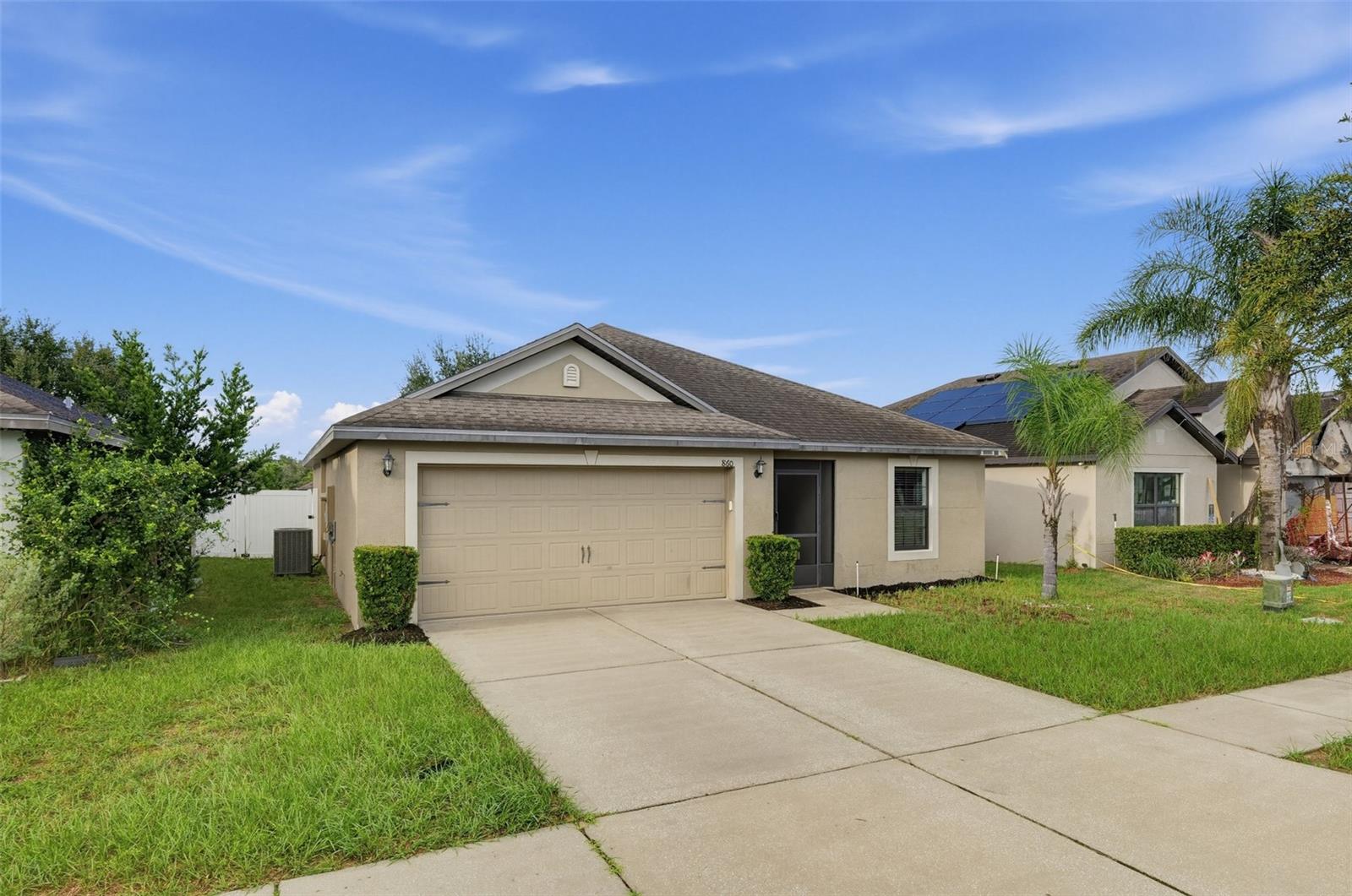Listing photo 1 for 860 Woodlark Dr