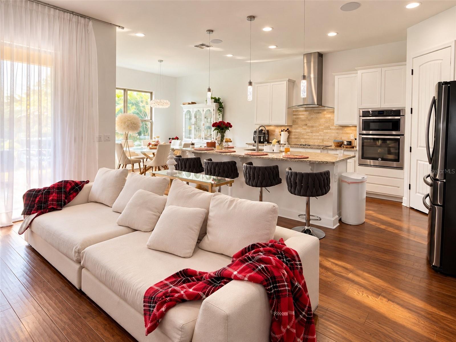Listing photo 2 for 9277 Royal Estates Blvd