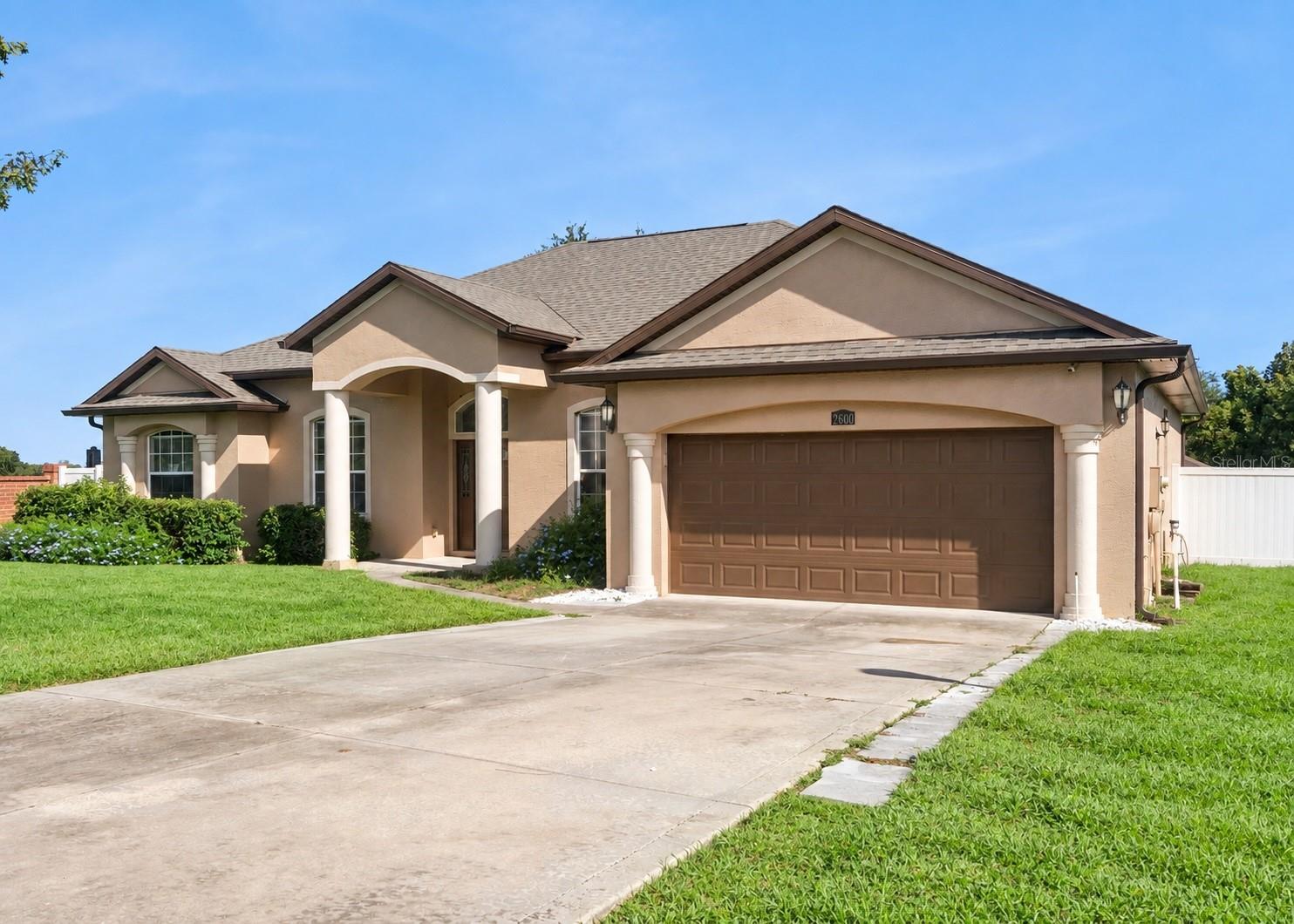Listing photo 3 for 2600 Hollow Ln