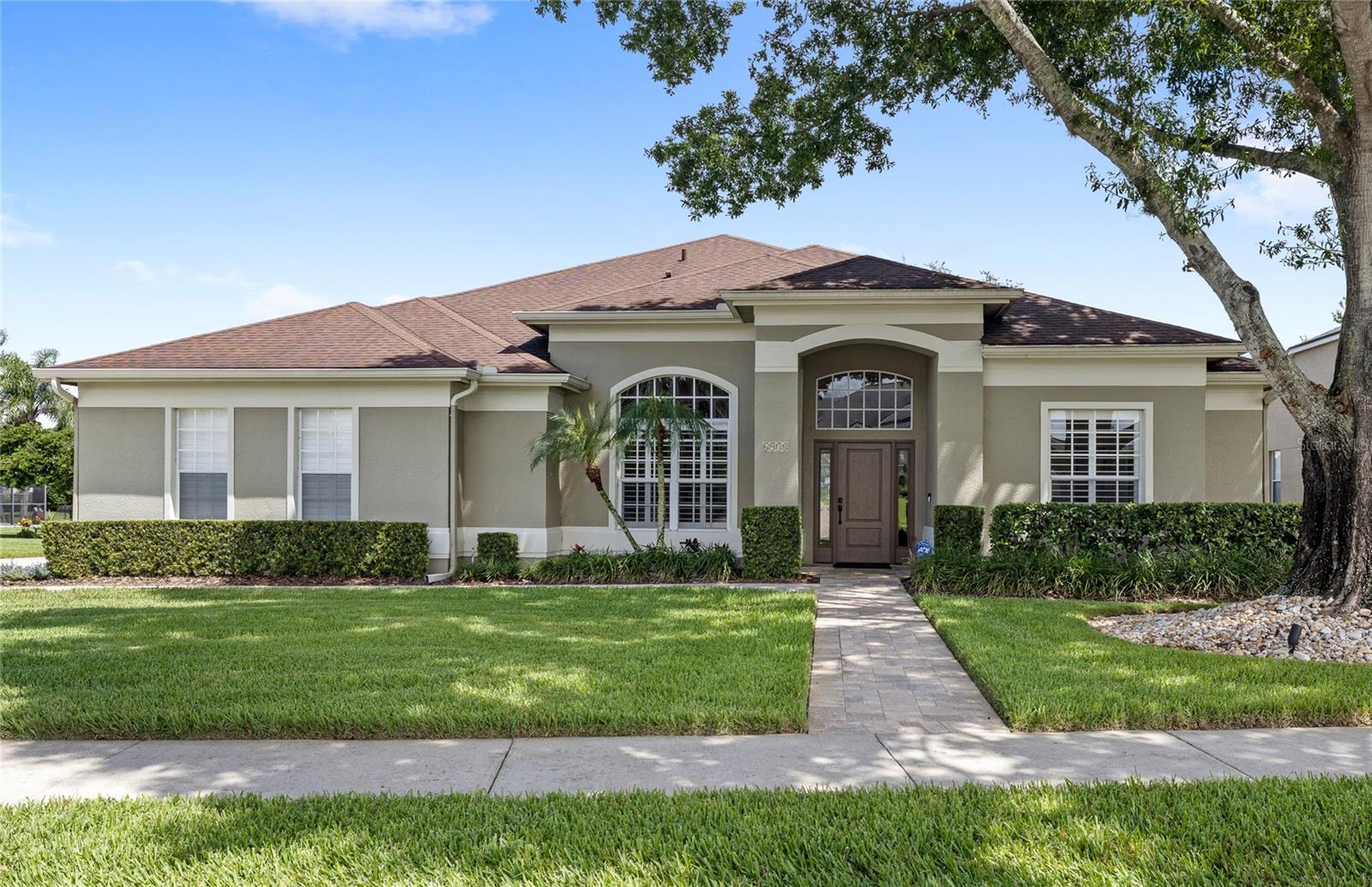Listing photo 1 for 6938 Sylvan Woods Dr