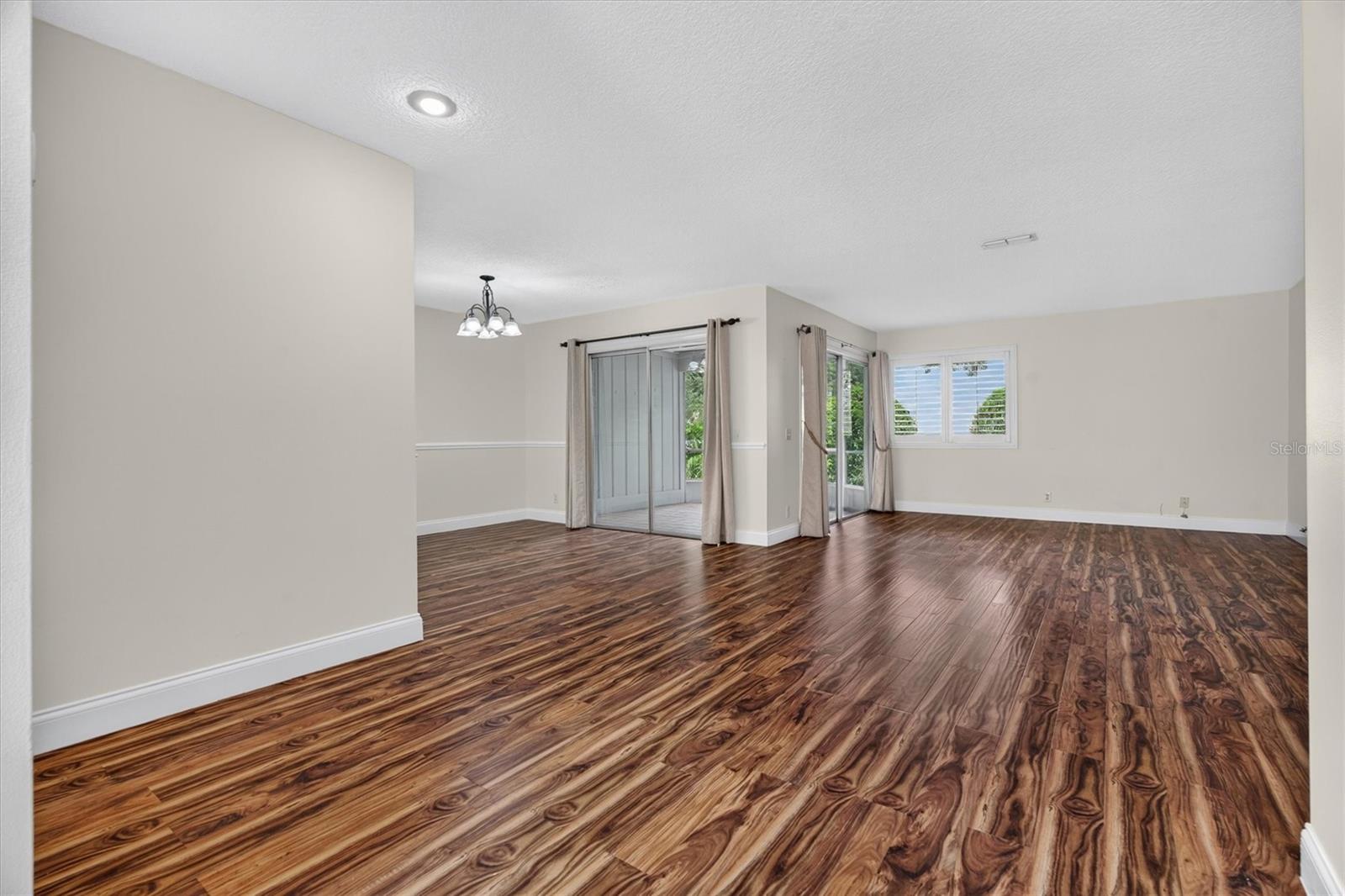 Listing photo 2 for 611 Chestnut Oak Cir #113