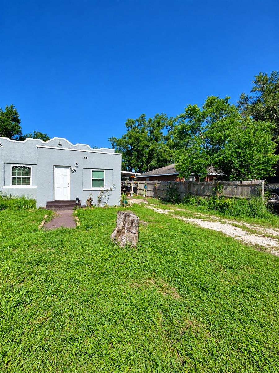 Listing photo 3 for 1220 33rd St Nw
