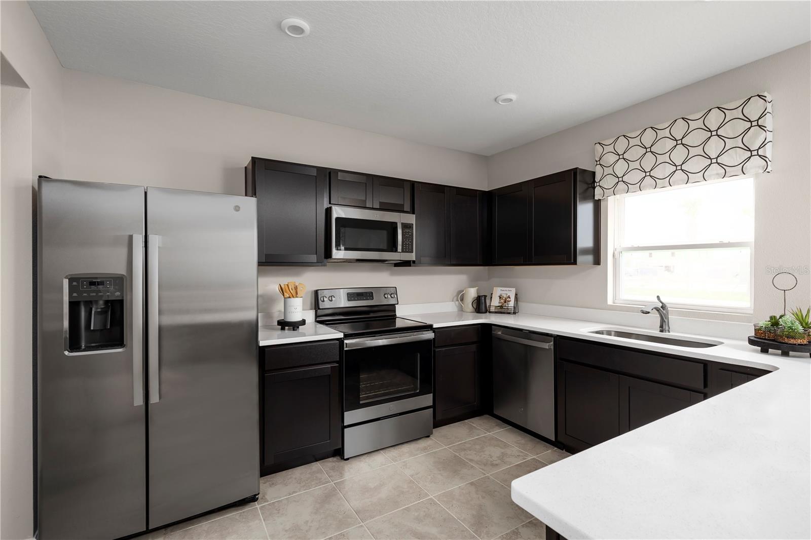 Listing photo 3 for 1579 Starling Song Ln