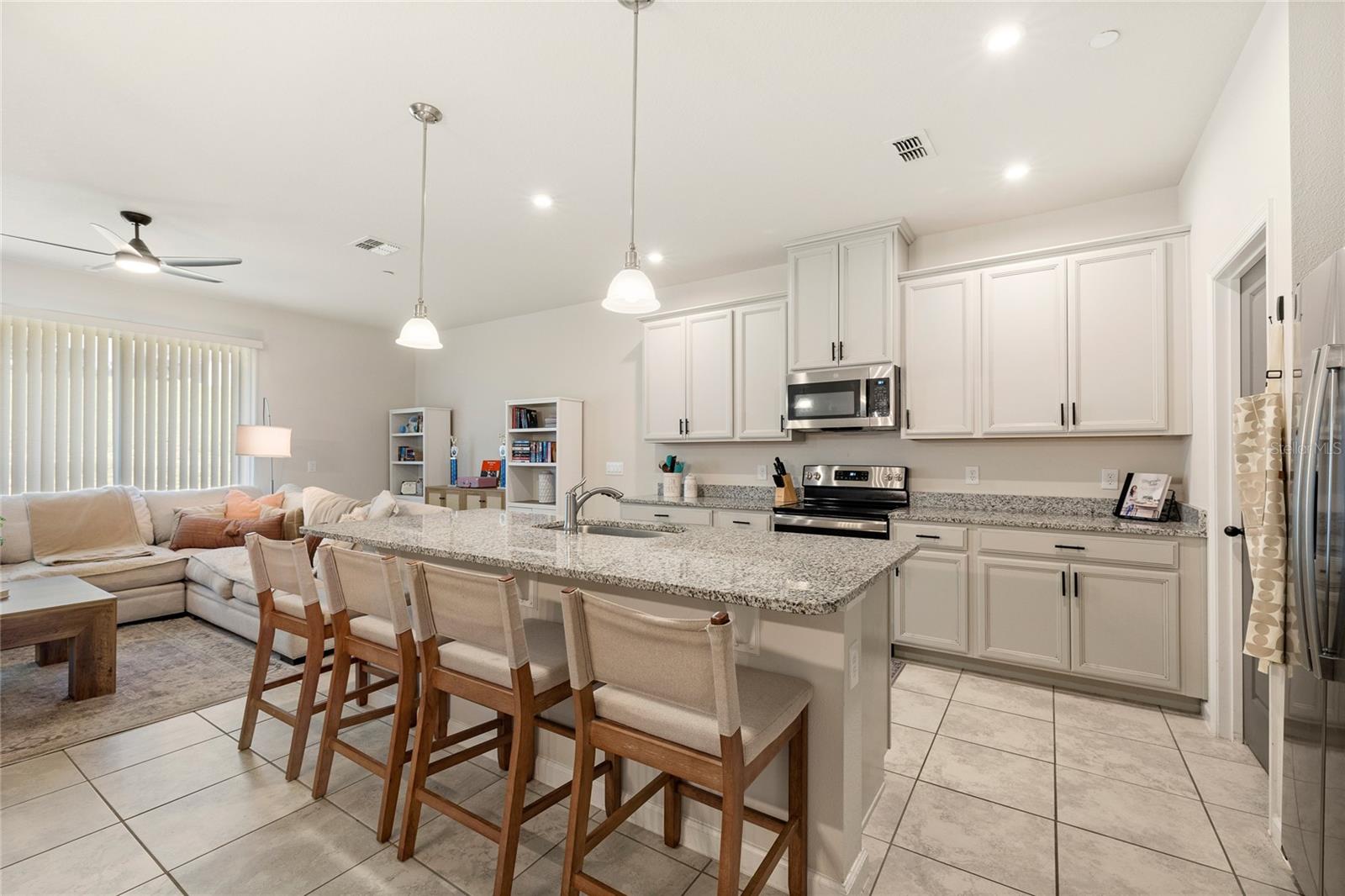 Listing photo 2 for 1788 Holden Ridge Ln