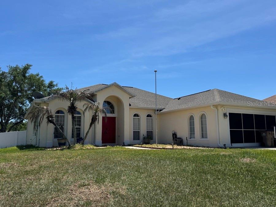 Listing photo 1 for 13500 Biscayne Dr