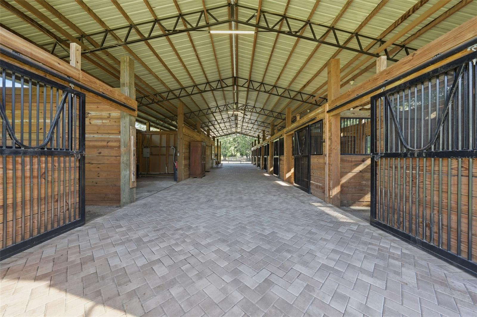 Listing photo 3 for 22301 Coronado Somerset Dr