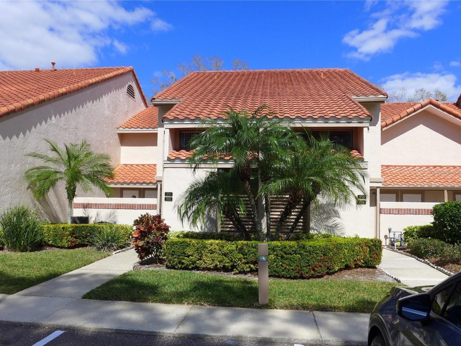 Listing photo 2 for 1711 Garden Lake Dr #1711