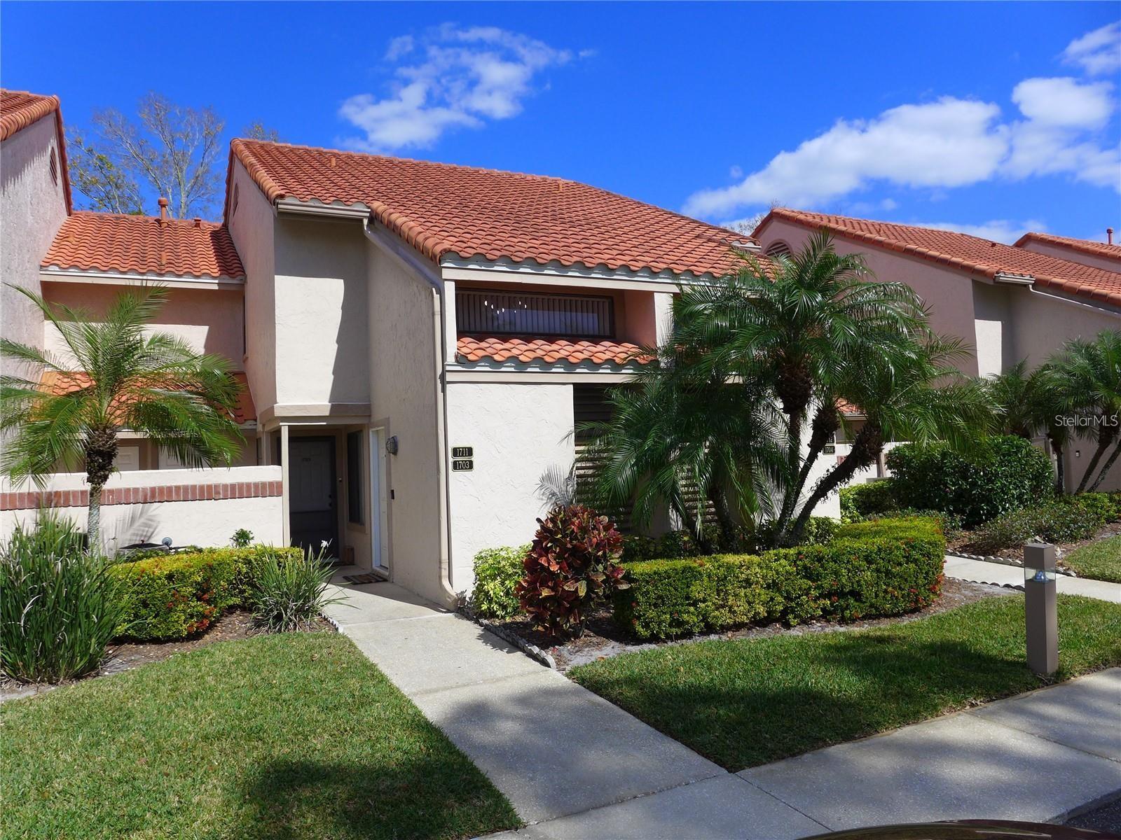 Listing photo 1 for 1711 Garden Lake Dr #1711