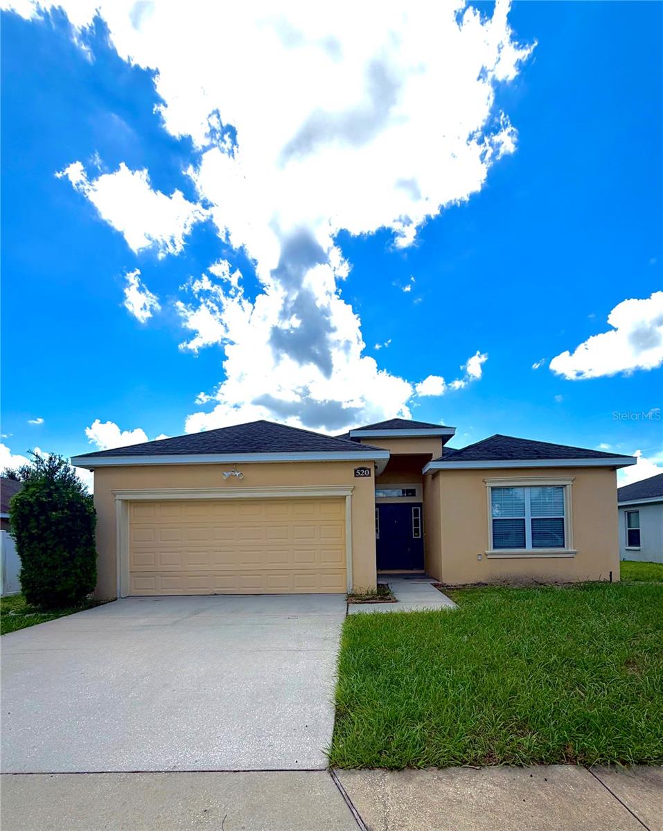 Listing photo 2 for 520 Highland Meadows Ave
