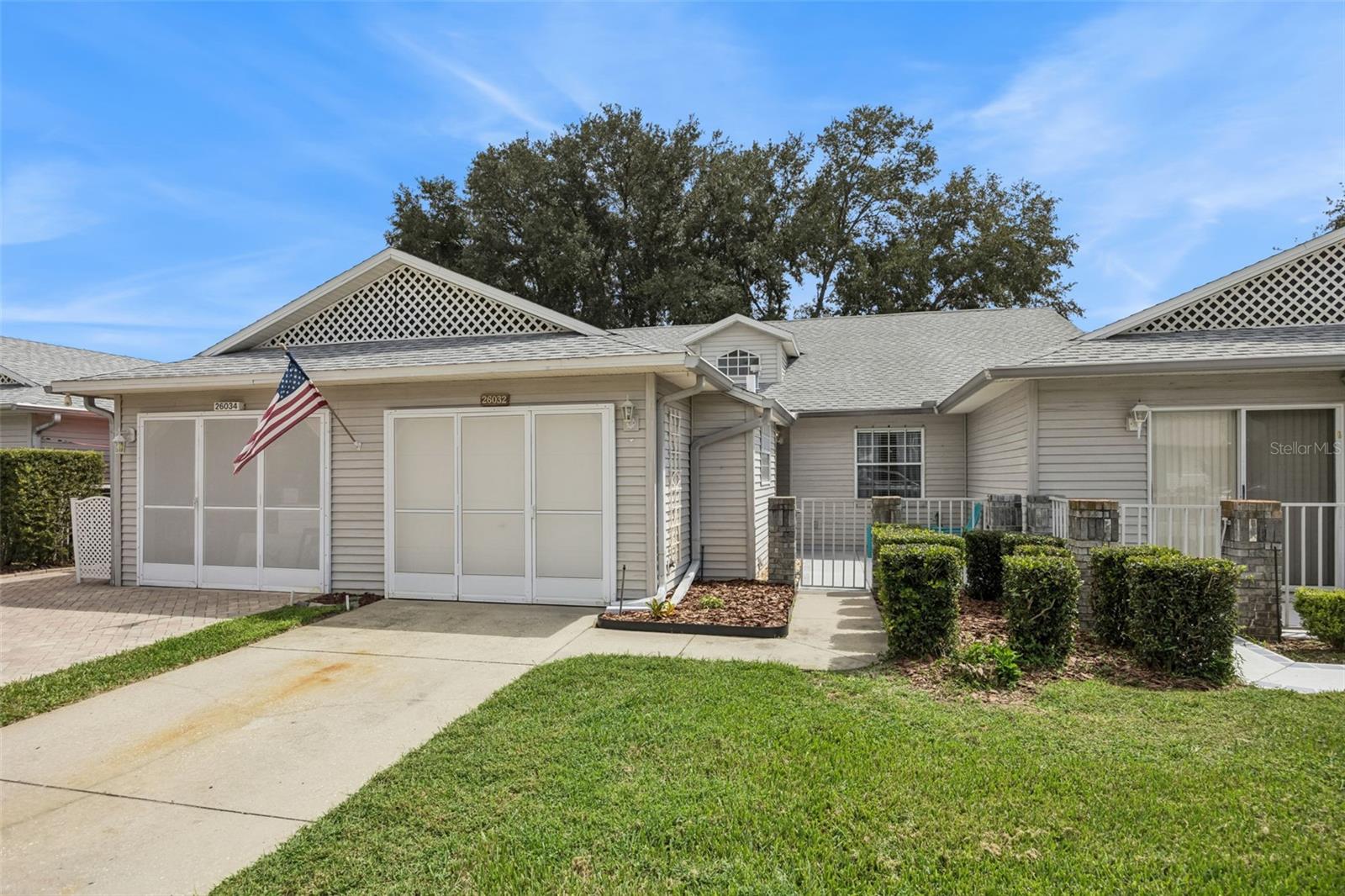 Listing photo 1 for 26032 Newcombe Cir