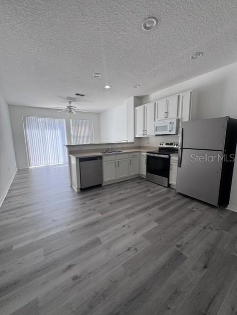 Listing photo 2 for 5340 Paradise Cay Cir