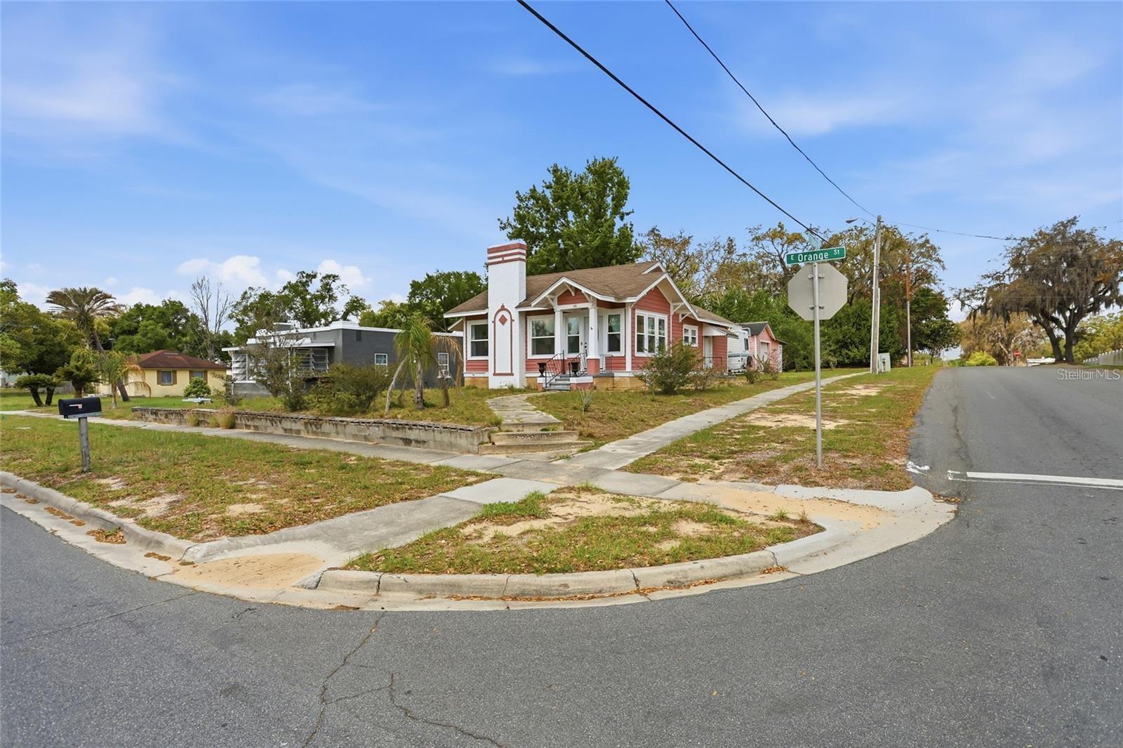 Listing photo 1 for 18 E Orange St