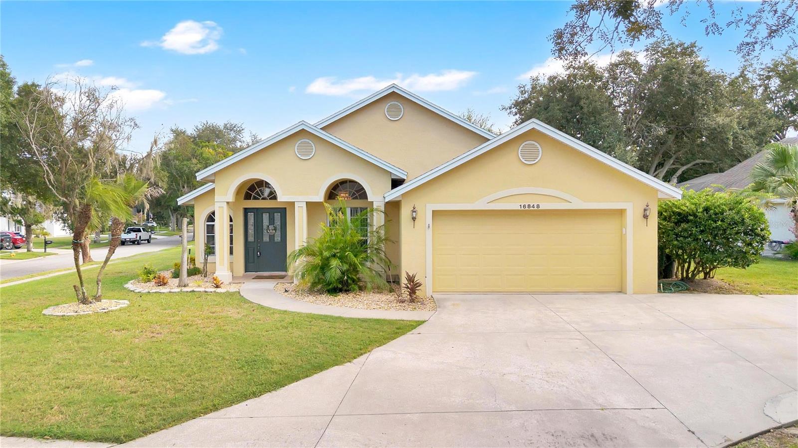 Listing photo 1 for 16848 Rockwell Heights Ln