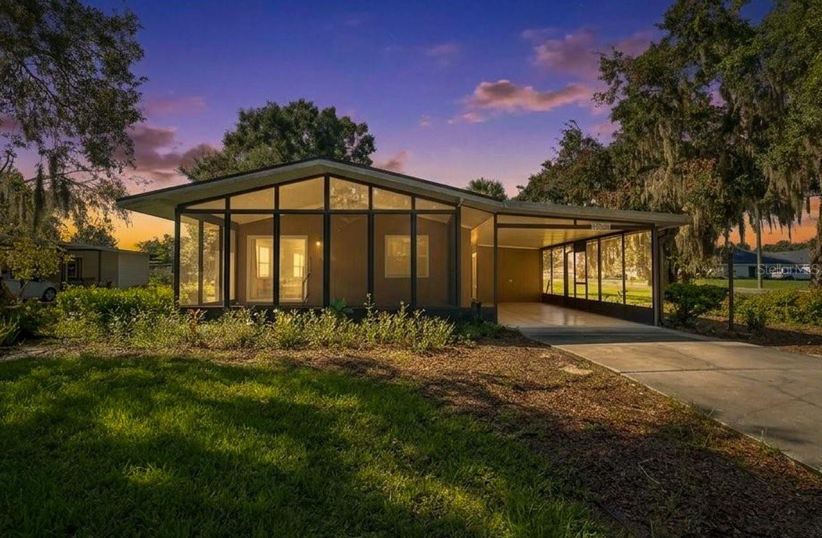Listing photo 1 for 15346 Carrolls Ct