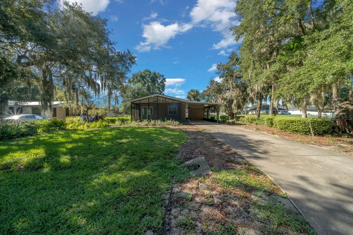 Listing photo 2 for 15346 Carrolls Ct