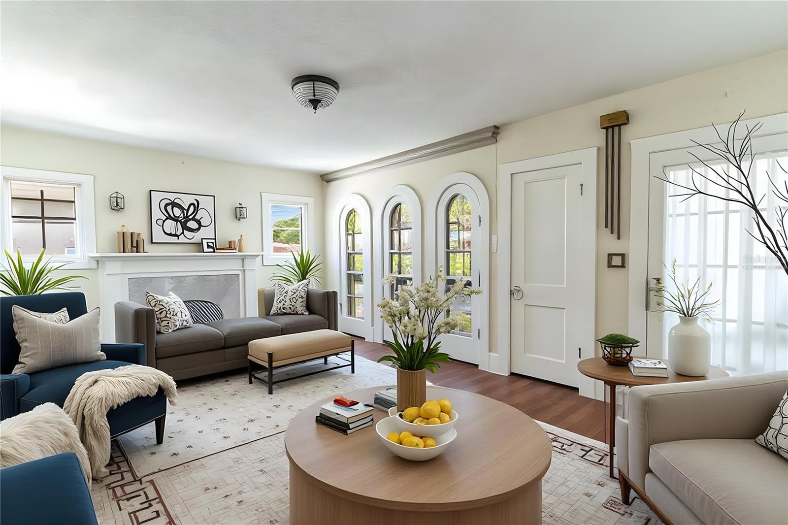 Listing photo 2 for 528 S 8th St