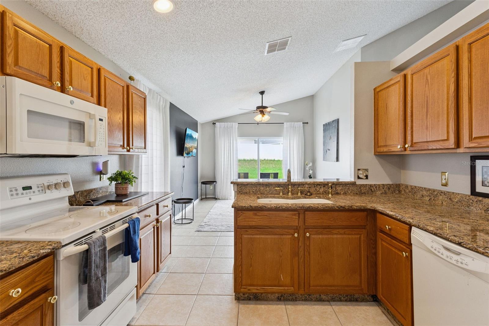 Listing photo 2 for 334 Brayton Ln