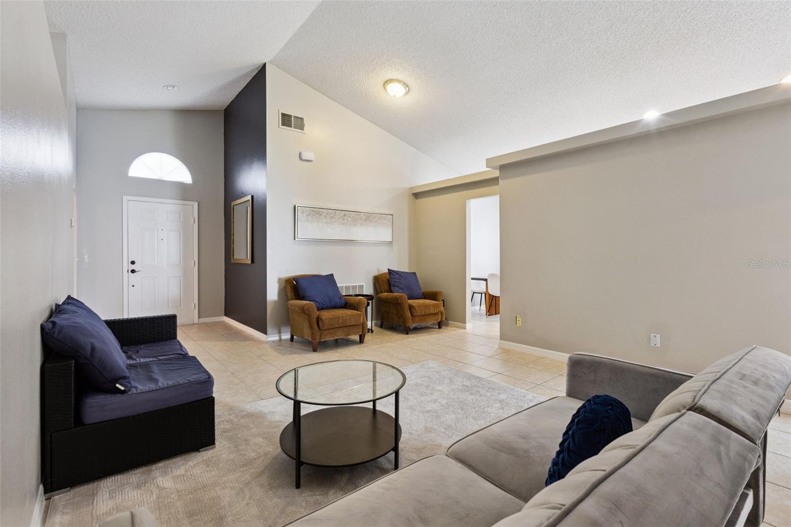 Listing photo 3 for 334 Brayton Ln
