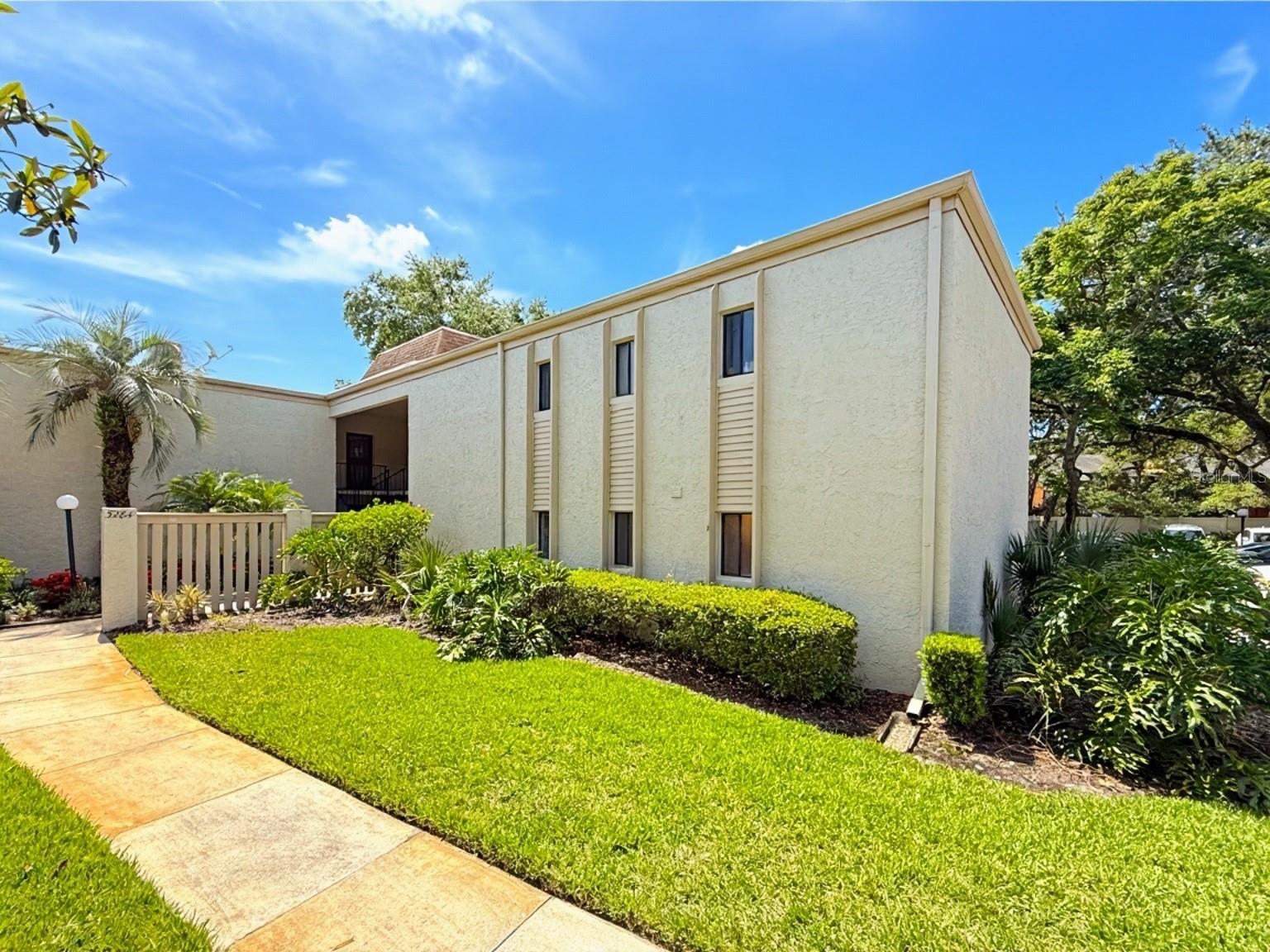 3284 S SEMORAN BOULEVARD Unit 11