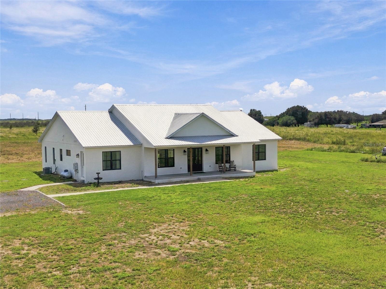 Listing photo 2 for 5771 Weita Rd