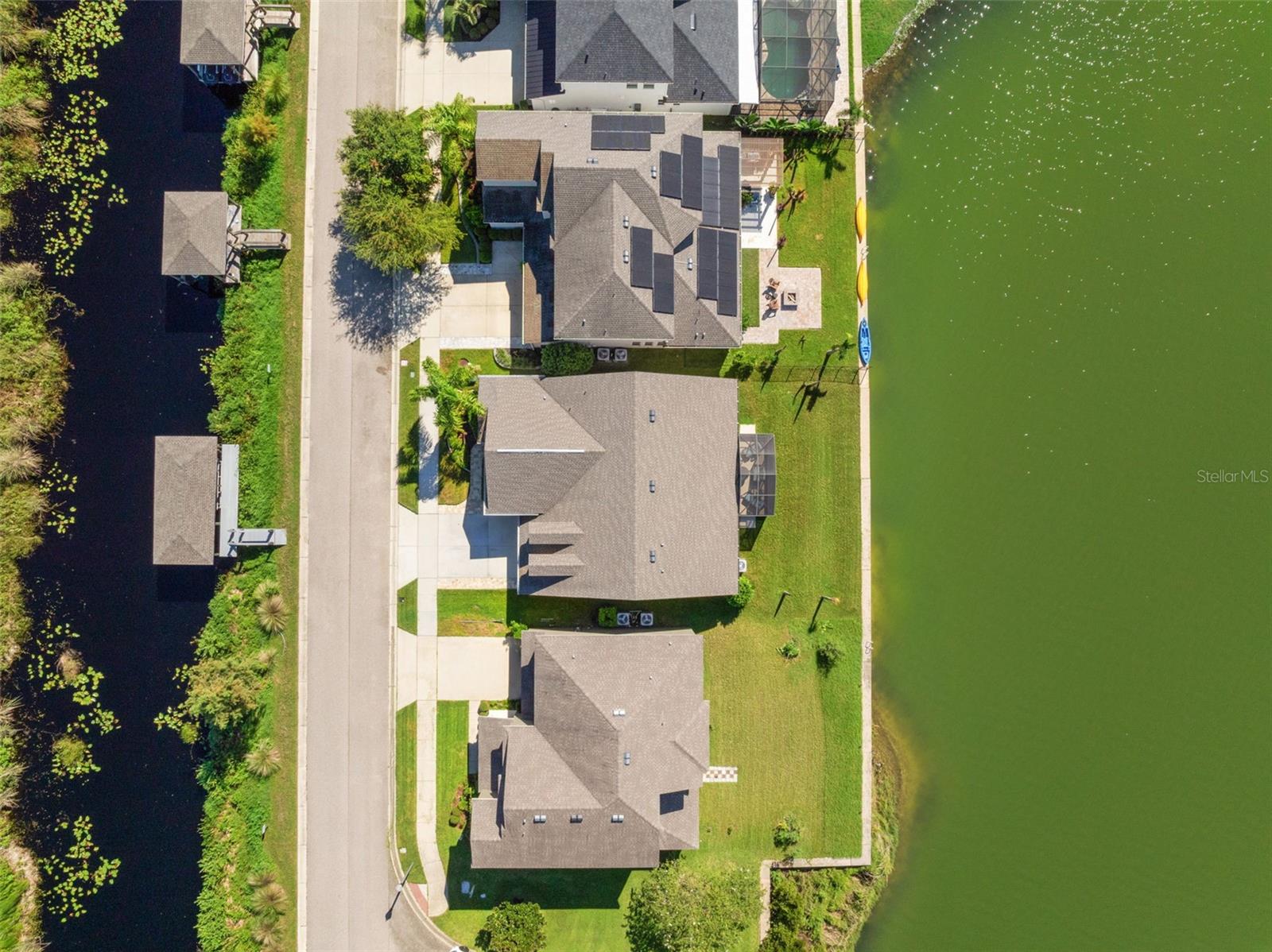 Listing photo 3 for 429 Blue Cypress Dr