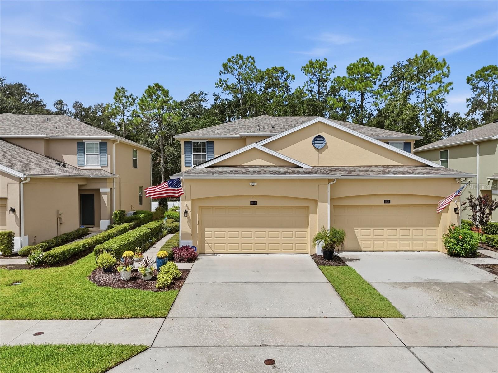 1432 SCARLET OAK LOOP