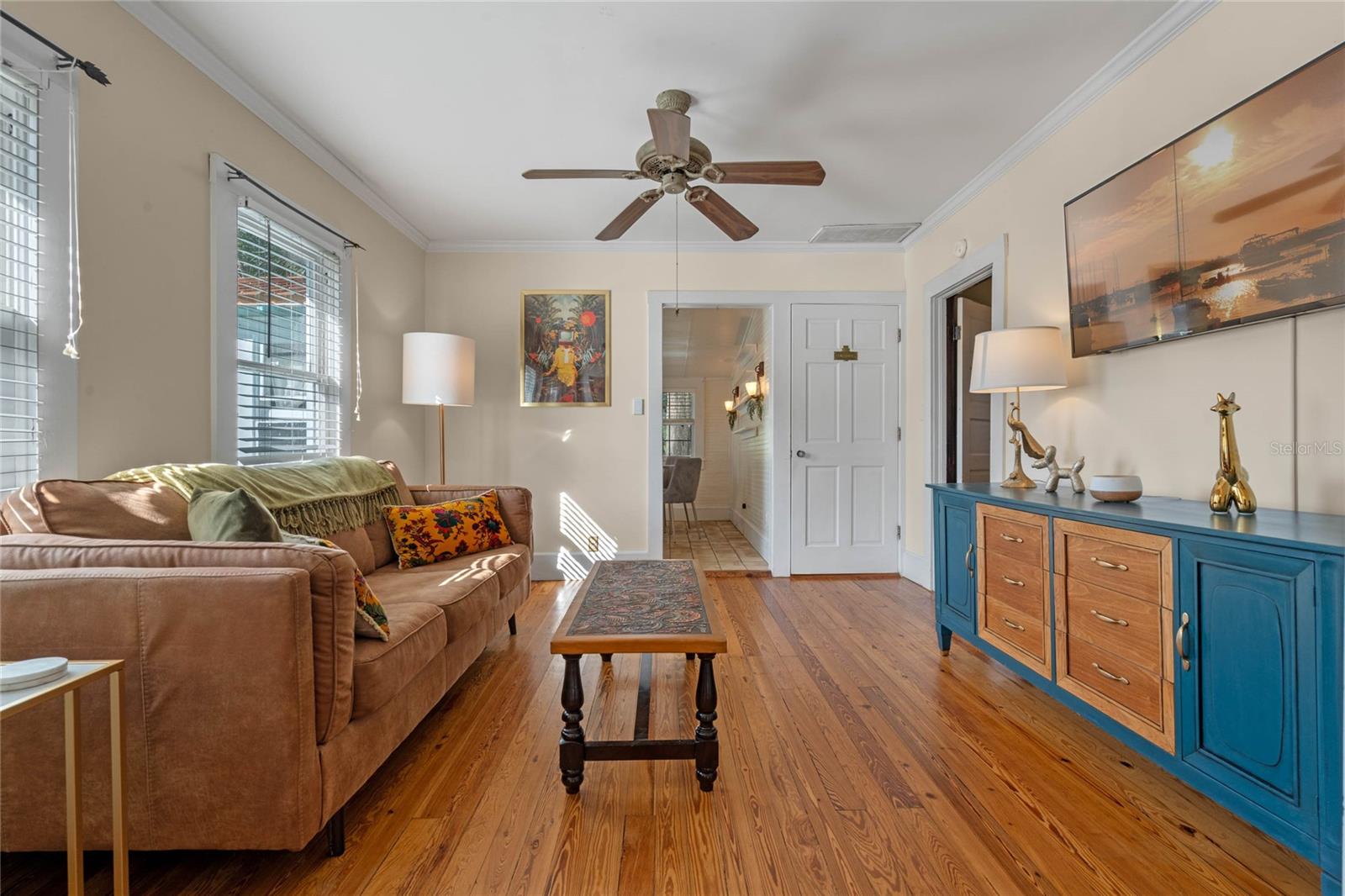 Listing photo 3 for 305 S Highland St