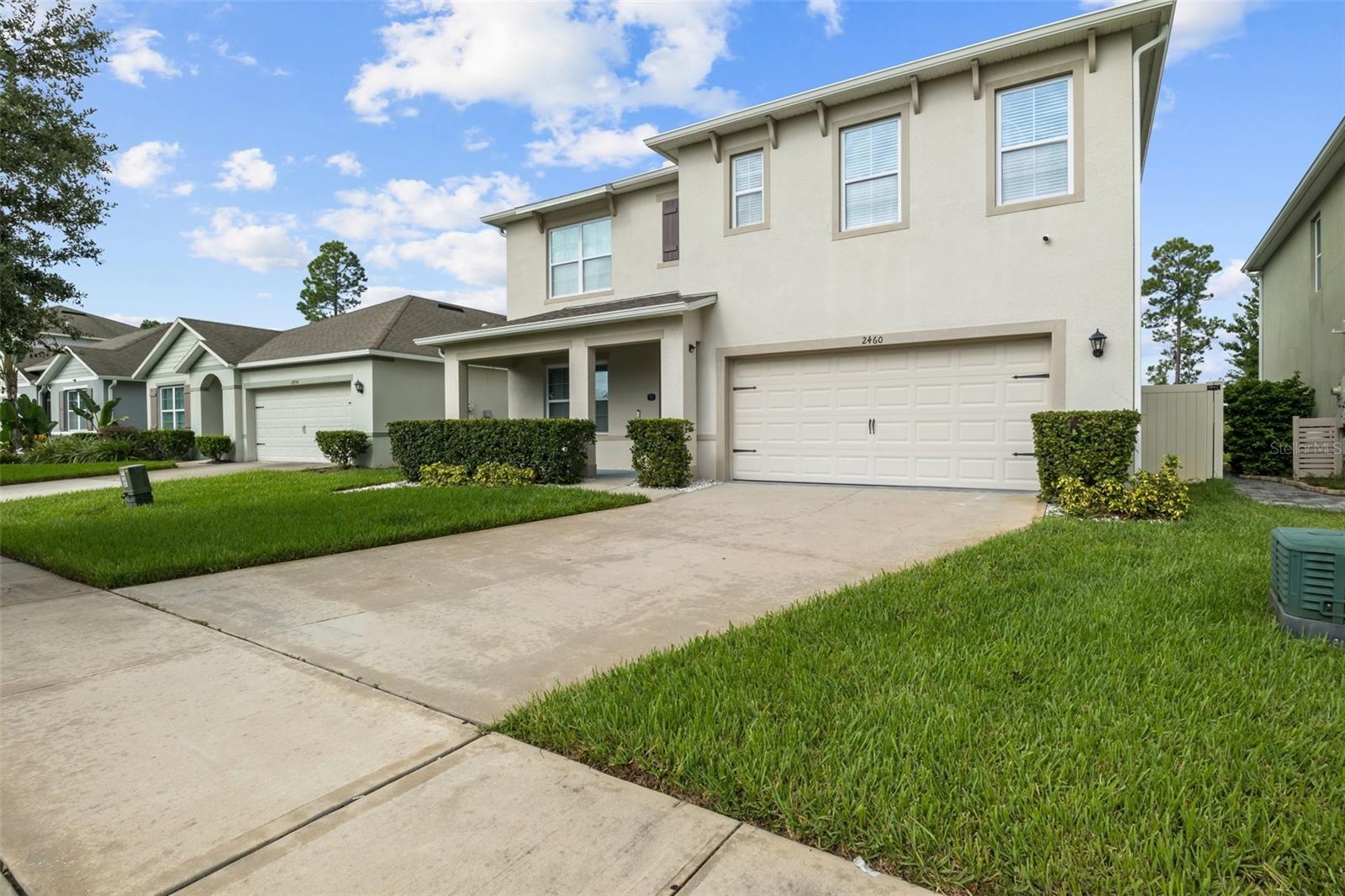 Listing photo 3 for 2460 White Poppy Dr