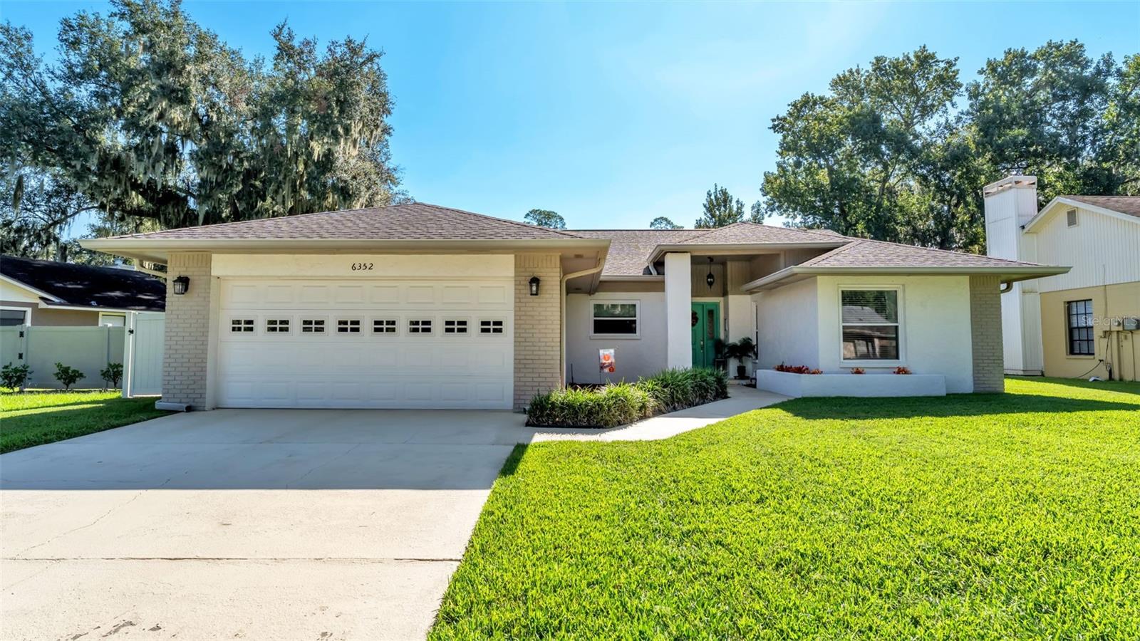 Listing photo 1 for 6352 Butternut Dr