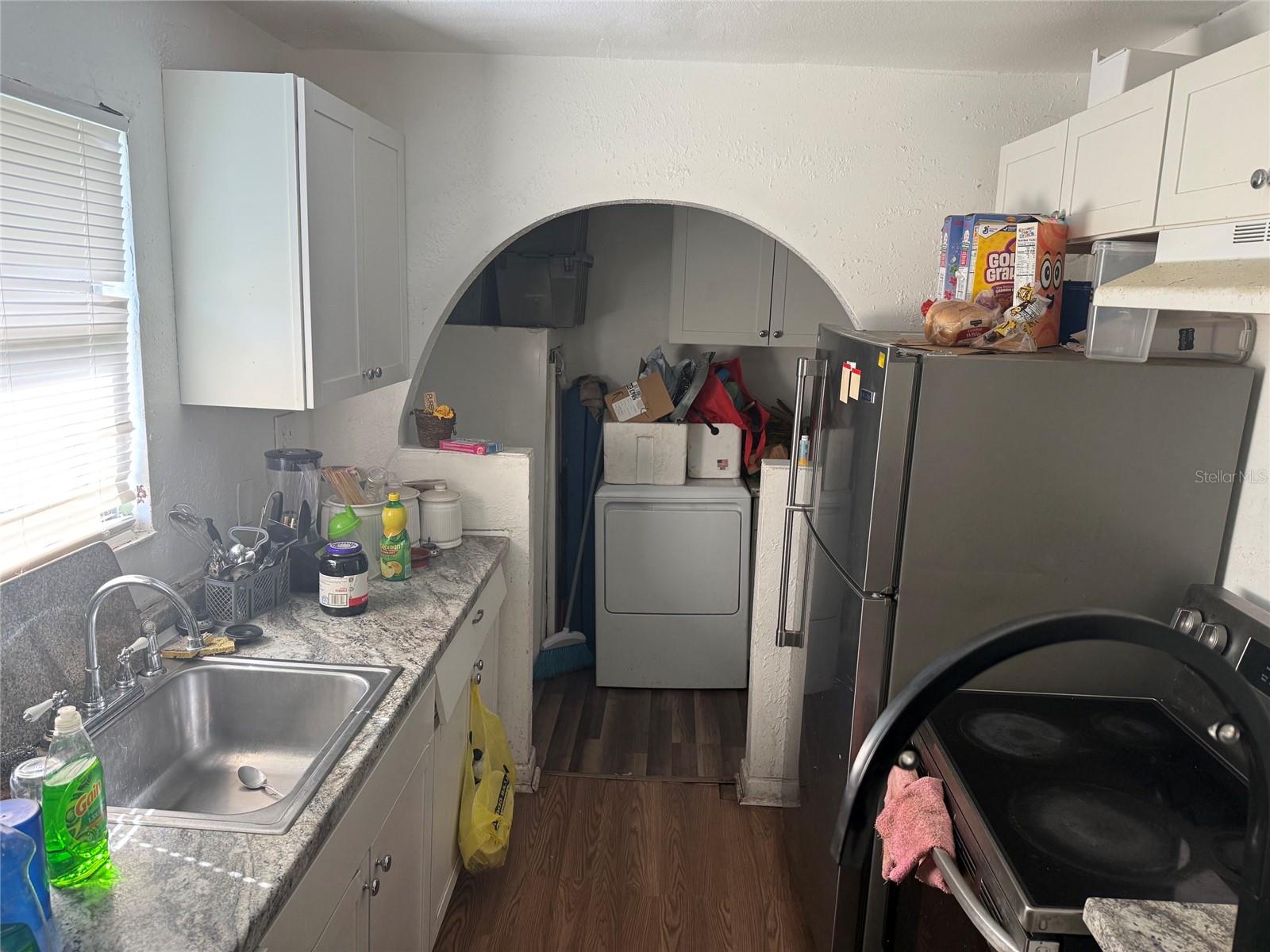 Listing photo 3 for 4450 W Gore Ave