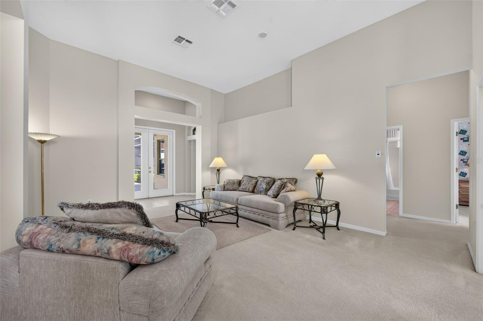 Listing photo 3 for 106 Southern Pine Way