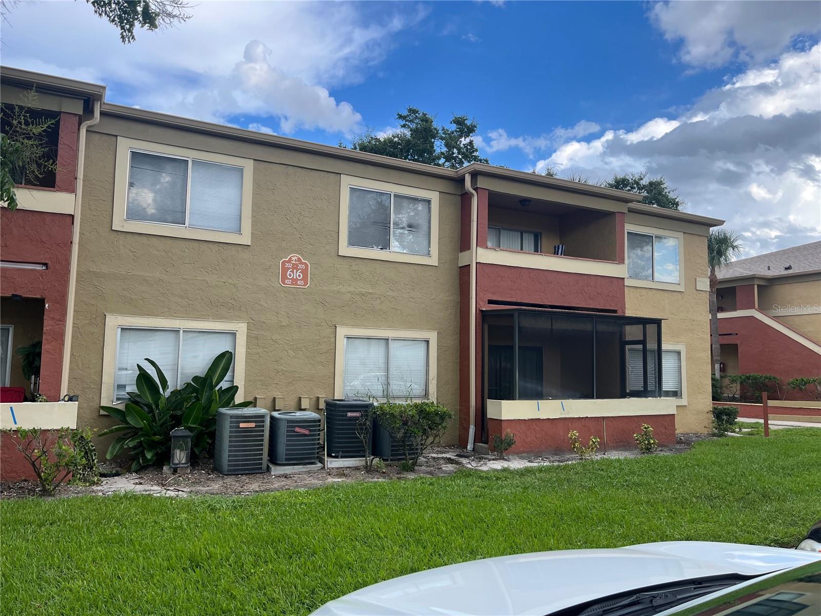 616 KENWICK CIRCLE Unit 105