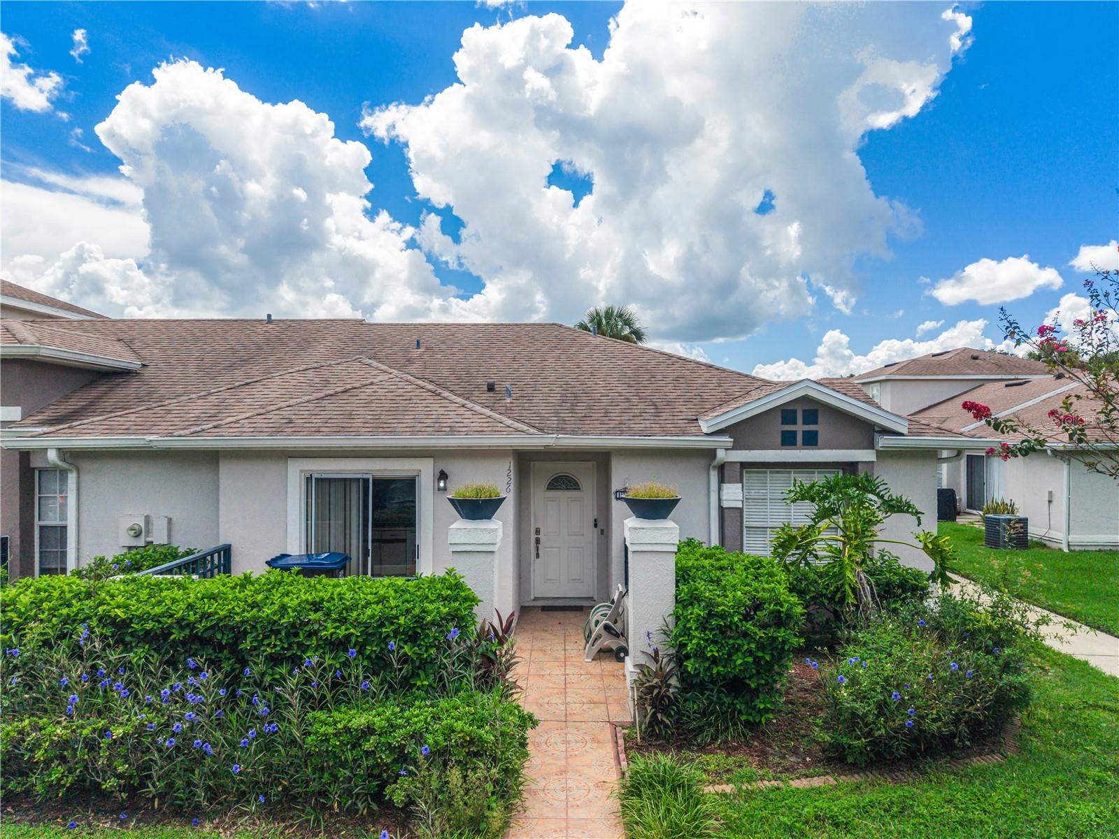 Listing photo 1 for 1226 Lucaya Cir