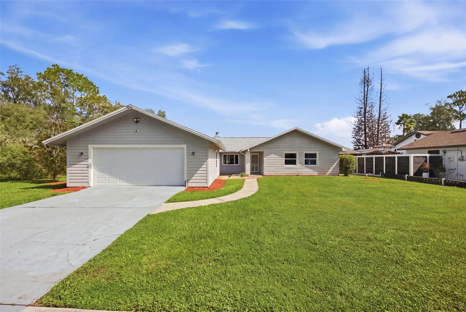 Listing photo 1 for 645 Deer Run Ct